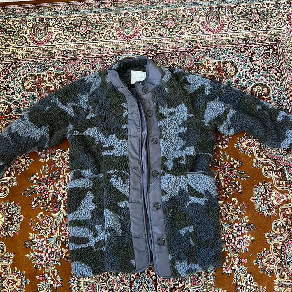 American Eagle camo sherpa